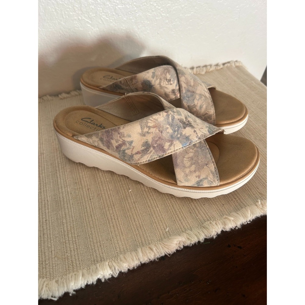 Clarks Jillian Gem Size 8.5 EU 39.5 Women's Slide Wedge Sandals Sand Floral
